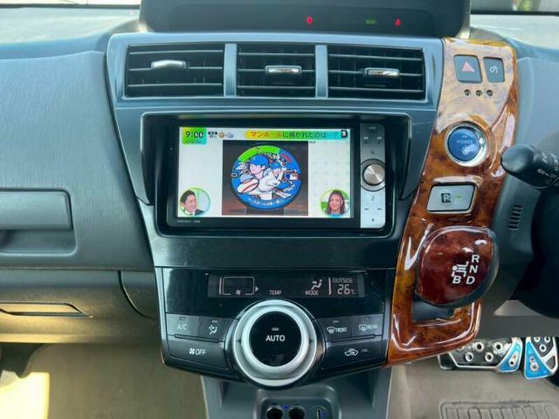 PRIUS ALPHA