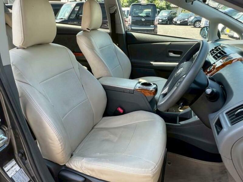 PRIUS ALPHA