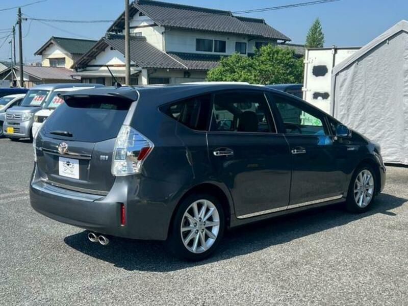 PRIUS ALPHA