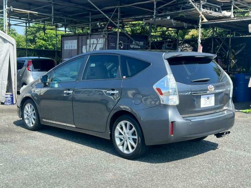 PRIUS ALPHA