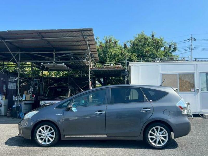 PRIUS ALPHA
