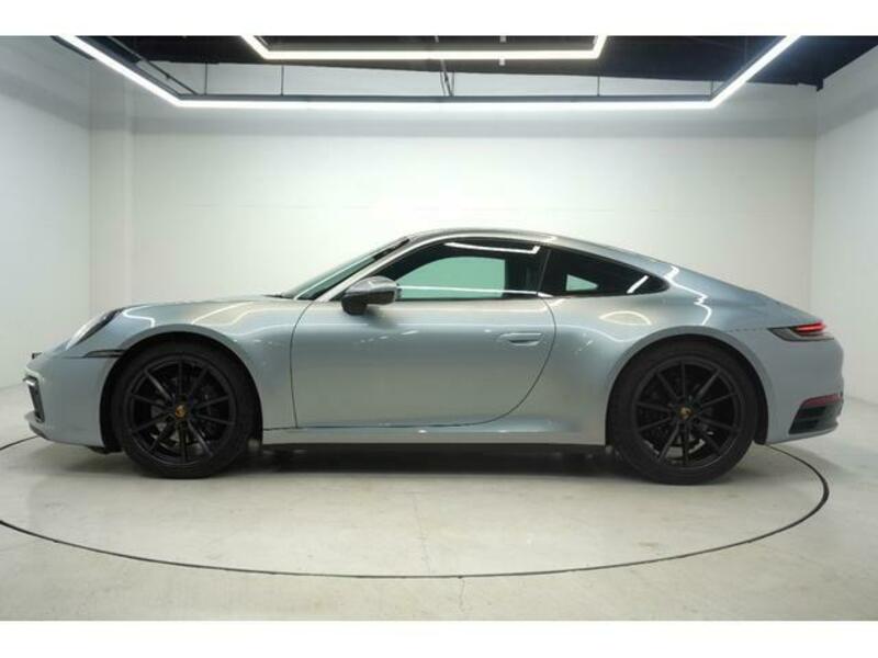 911