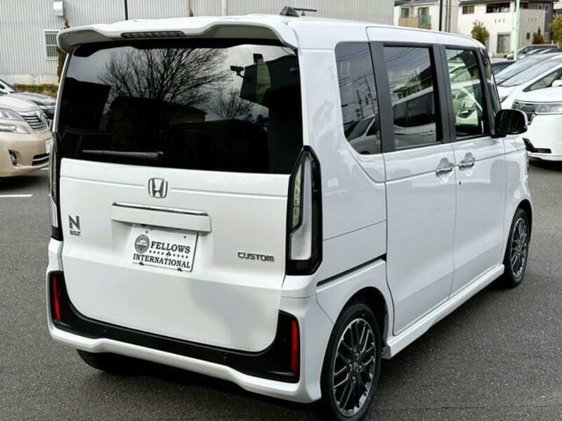 N BOX CUSTOM