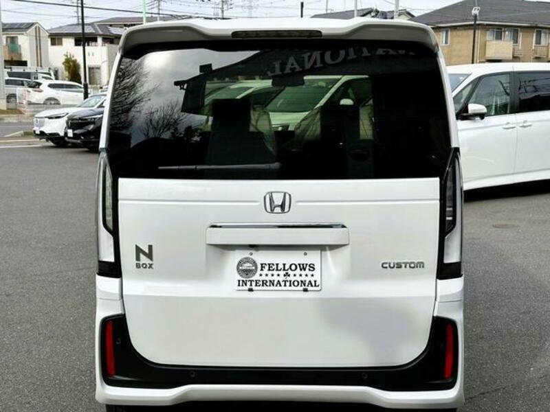 N BOX CUSTOM