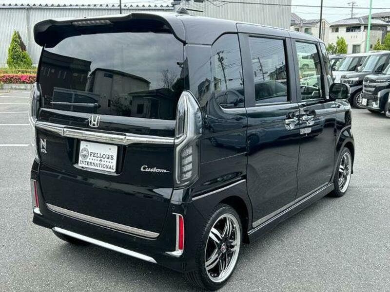N BOX CUSTOM