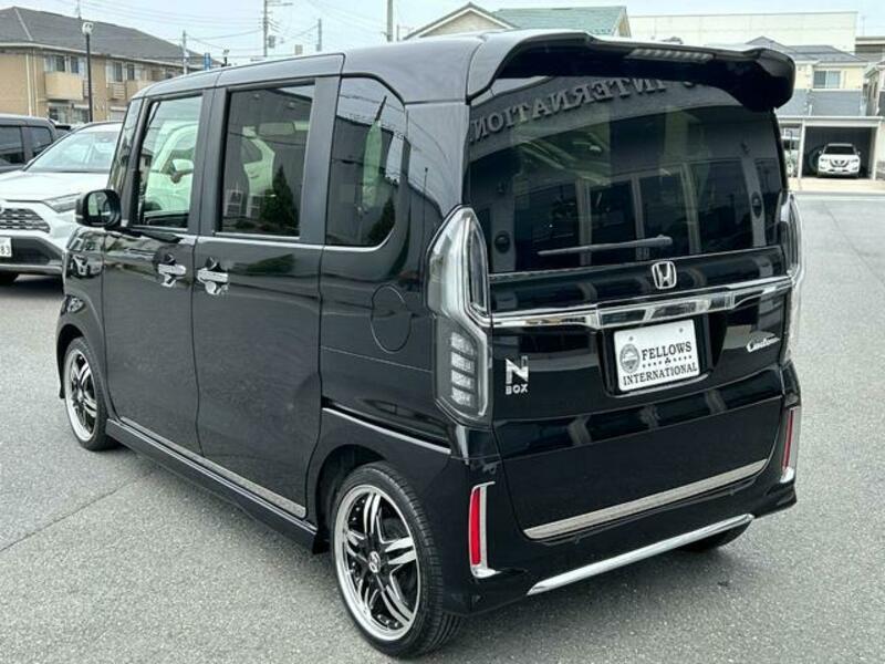 N BOX CUSTOM