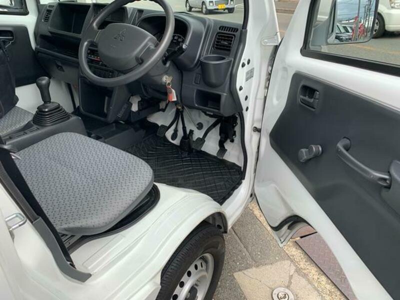 MINICAB TRUCK