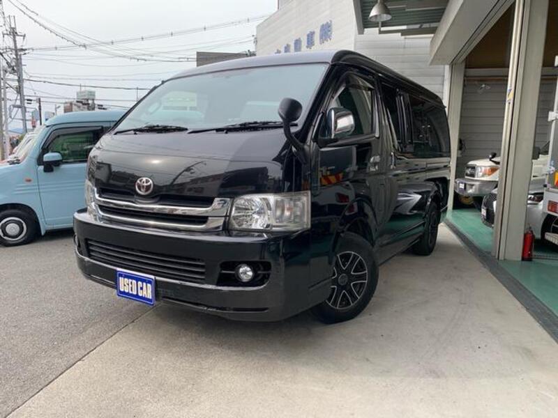 TOYOTA HIACE VAN
