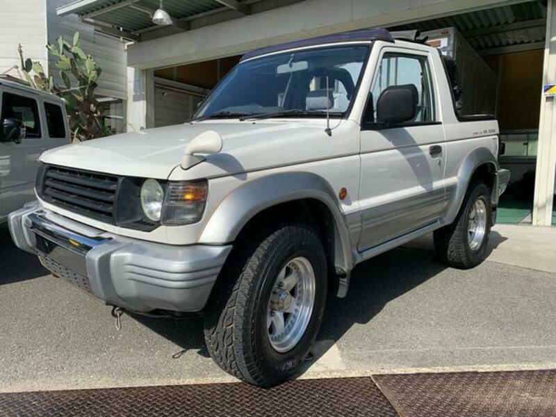 MITSUBISHI PAJERO