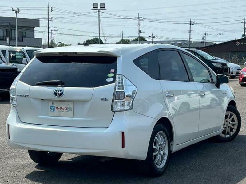 PRIUS ALPHA
