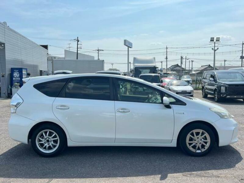 PRIUS ALPHA