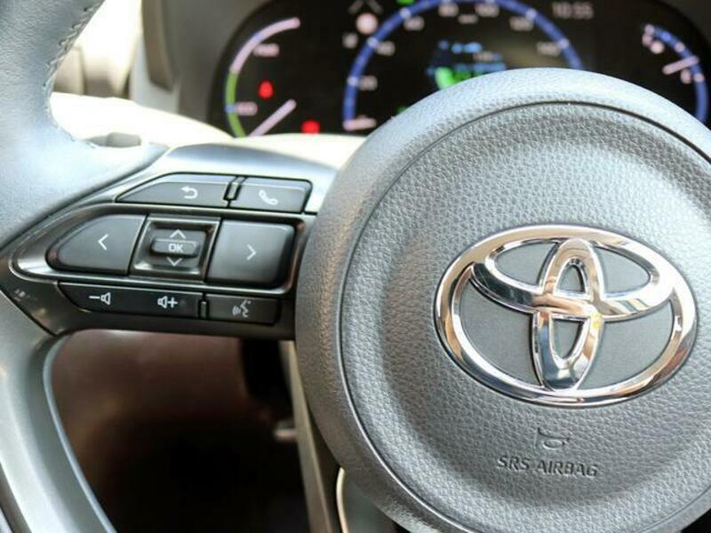 YARIS CROSS