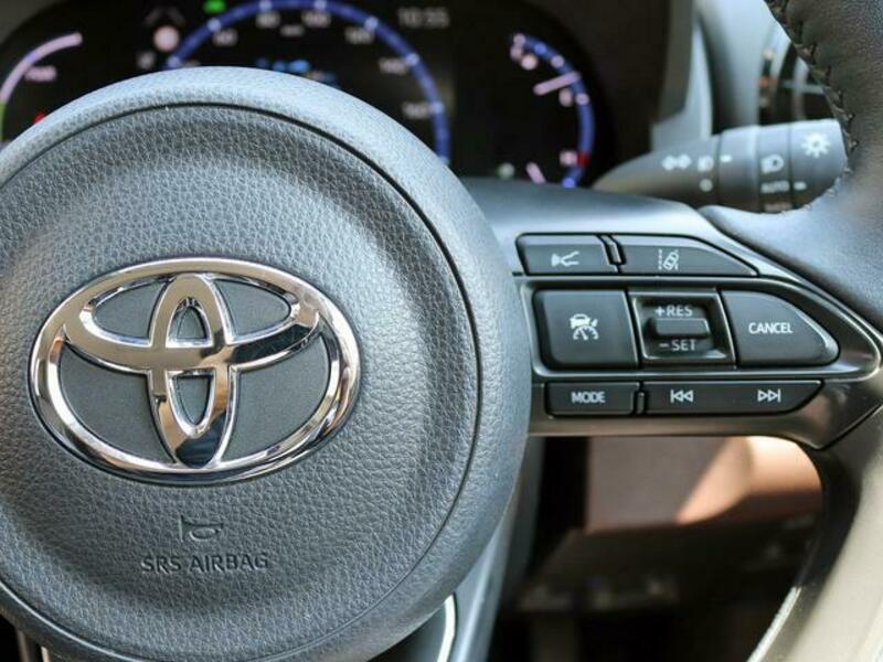 YARIS CROSS