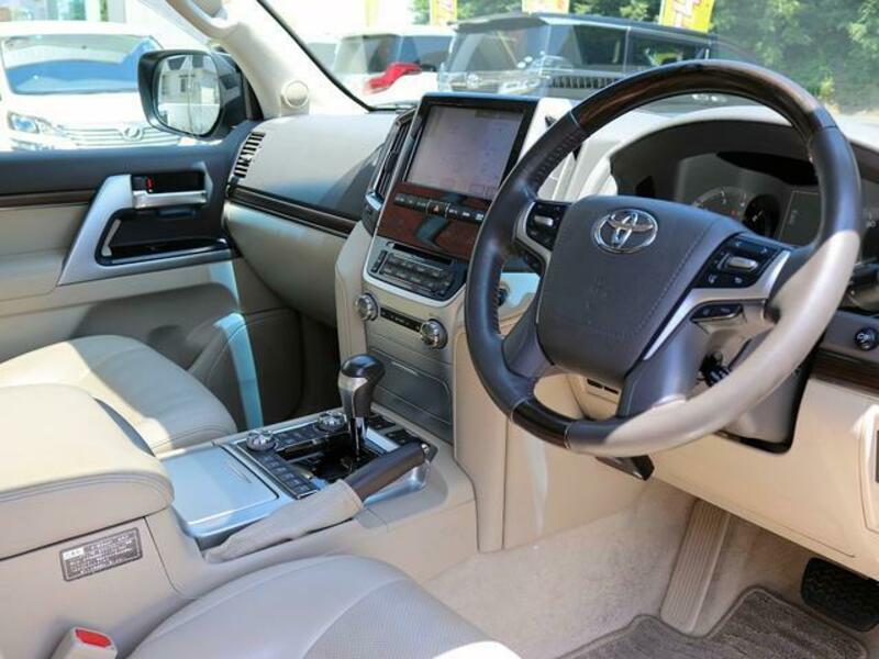 LAND CRUISER