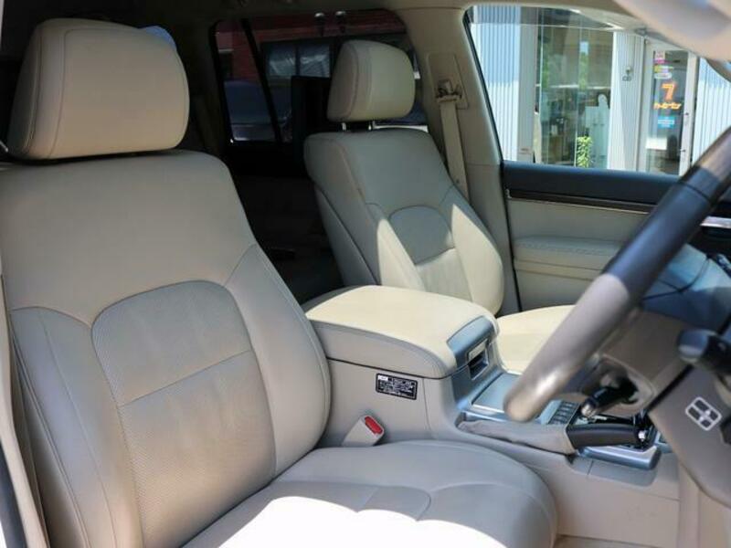 LAND CRUISER