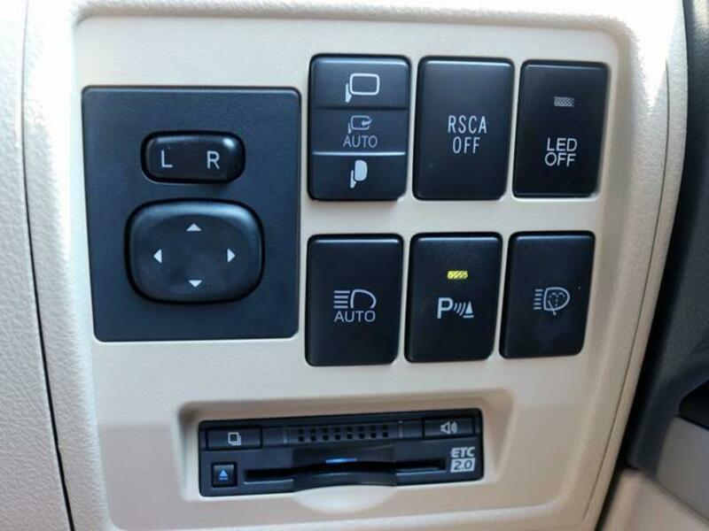 LAND CRUISER