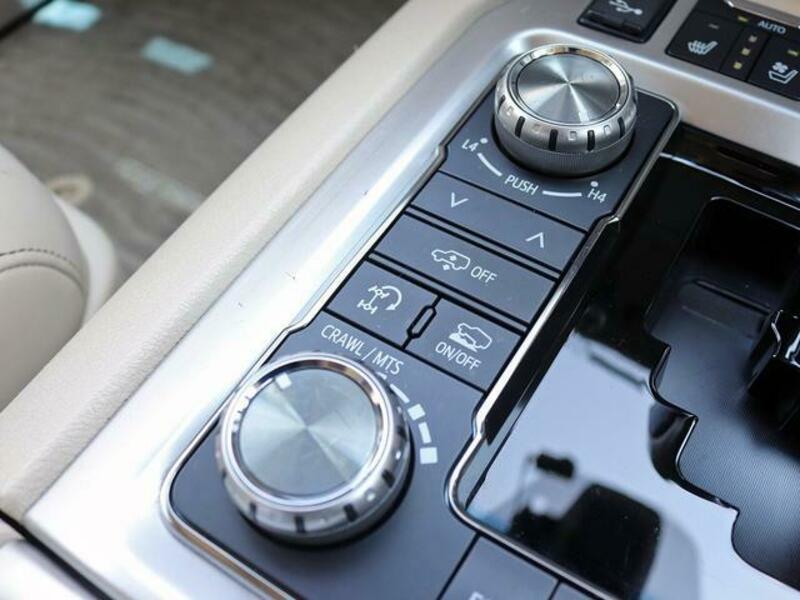 LAND CRUISER