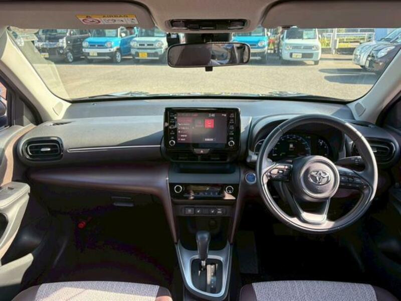 YARIS CROSS