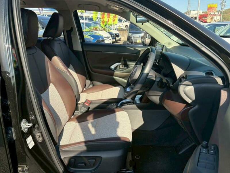 YARIS CROSS