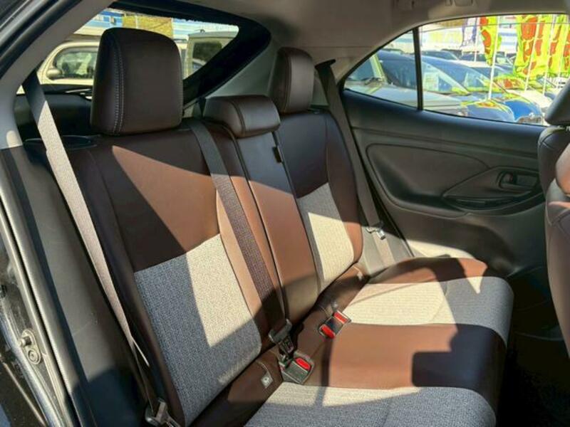 YARIS CROSS