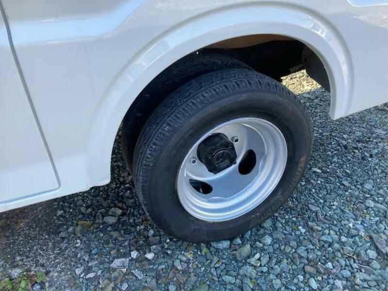 BONGO VAN