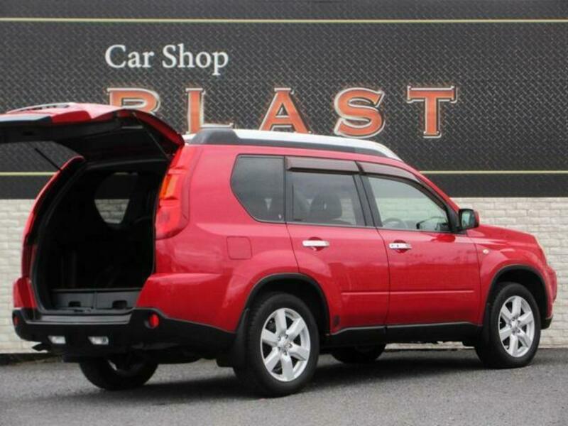 X-TRAIL