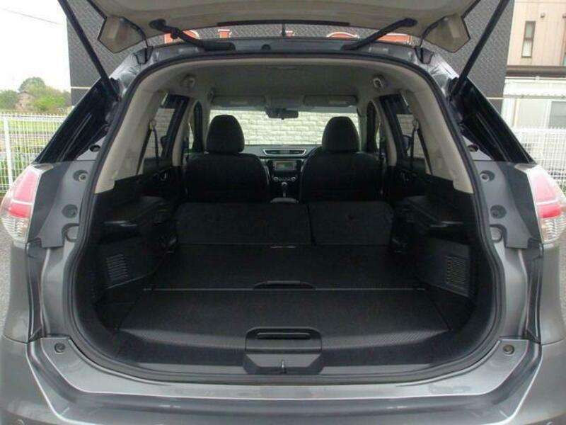 X-TRAIL