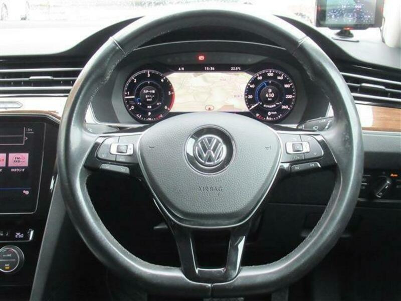 PASSAT VARIANT