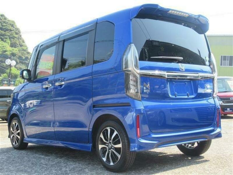 N BOX CUSTOM