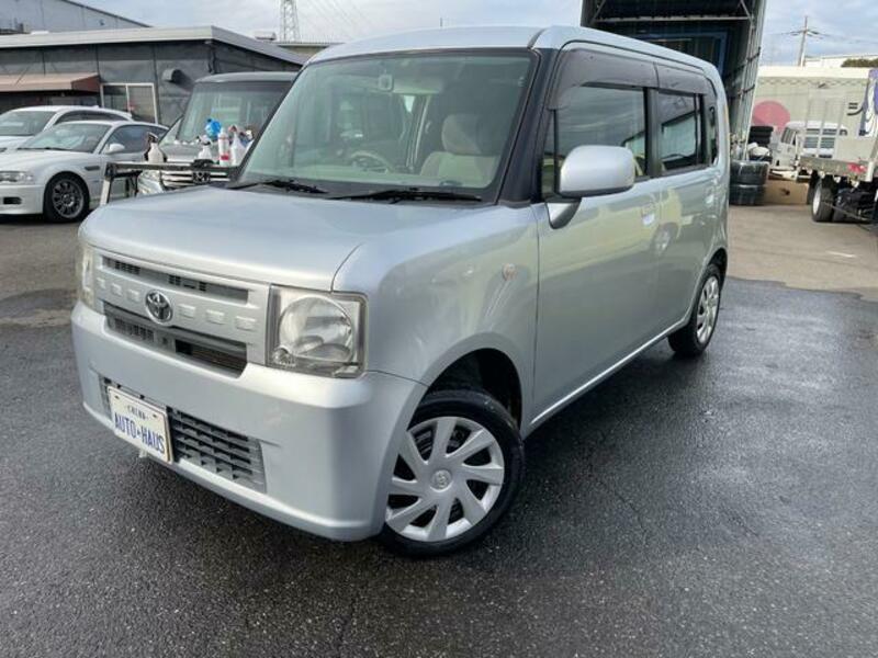 TOYOTA PIXIS SPACE