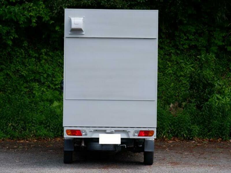 MINICAB TRUCK
