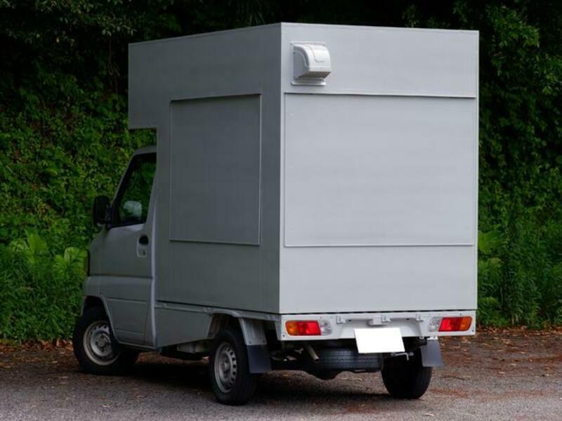 MINICAB TRUCK