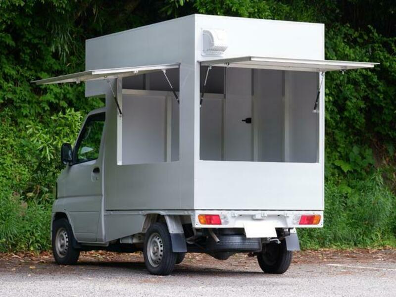 MINICAB TRUCK