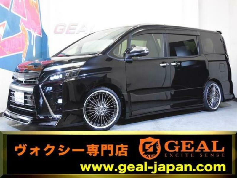 TOYOTA VOXY