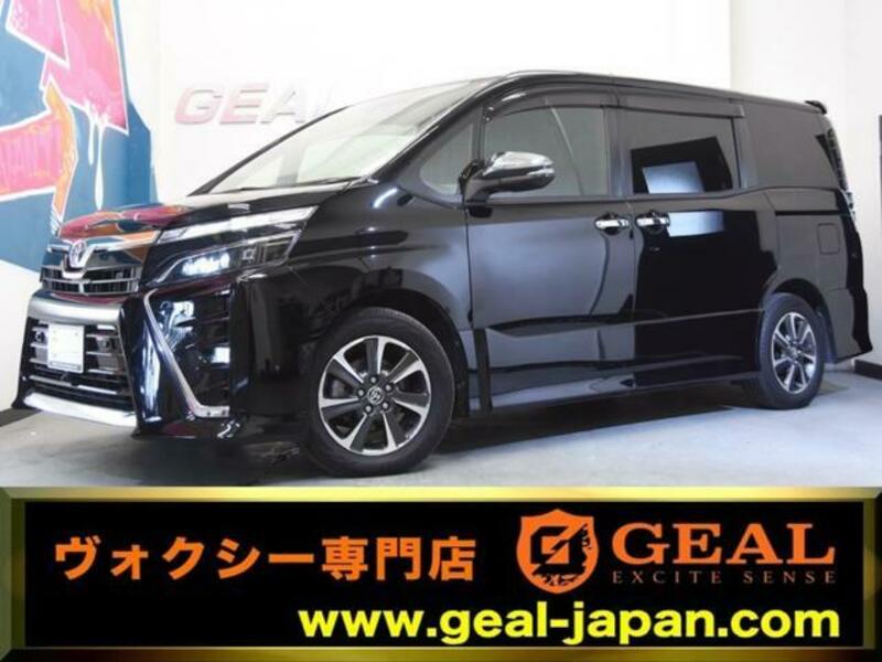 TOYOTA VOXY