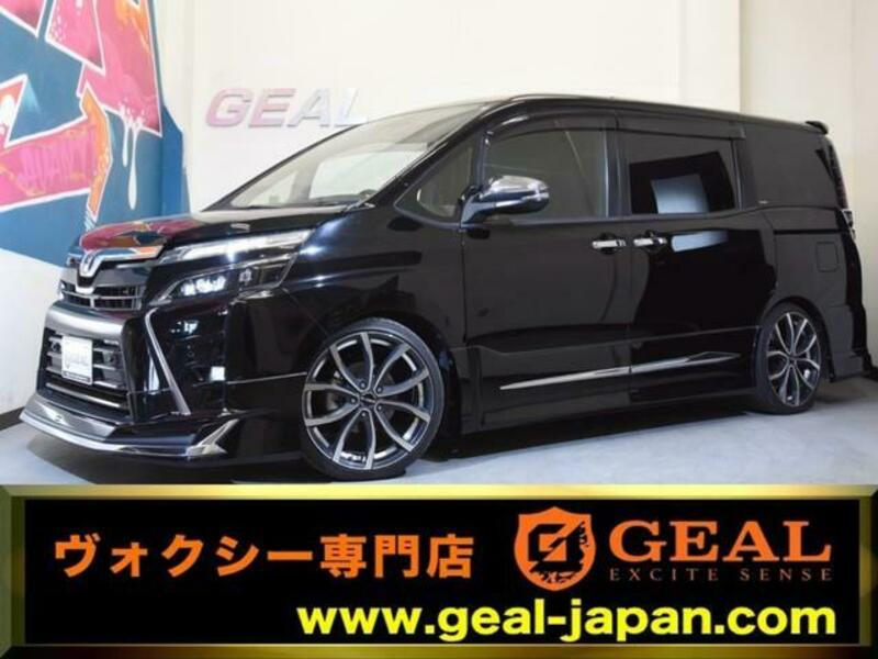 TOYOTA VOXY