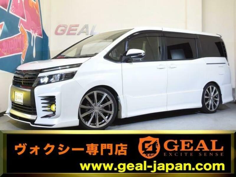 TOYOTA VOXY