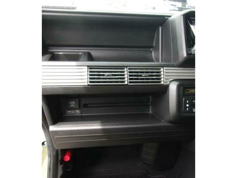 N-VAN