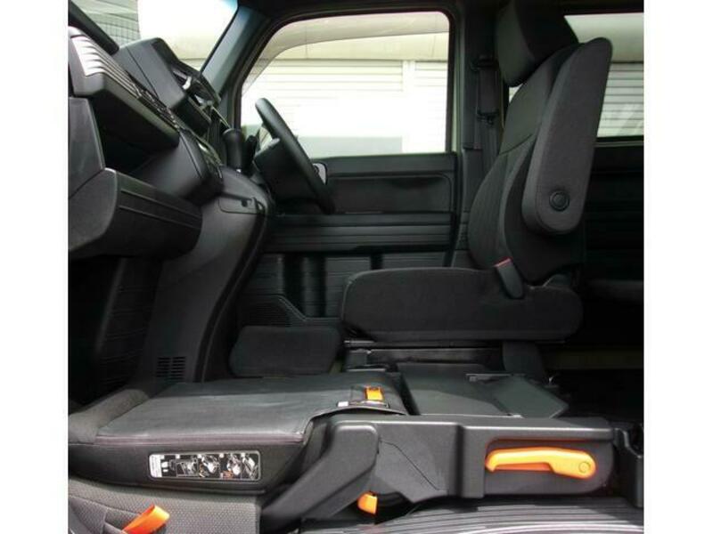N-VAN