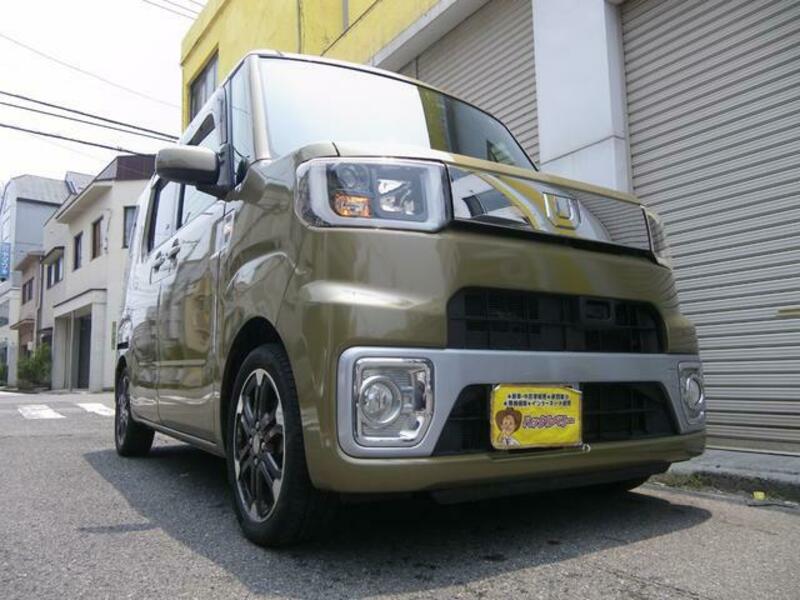 DAIHATSU WAKE