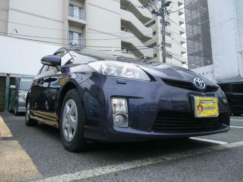 TOYOTA PRIUS