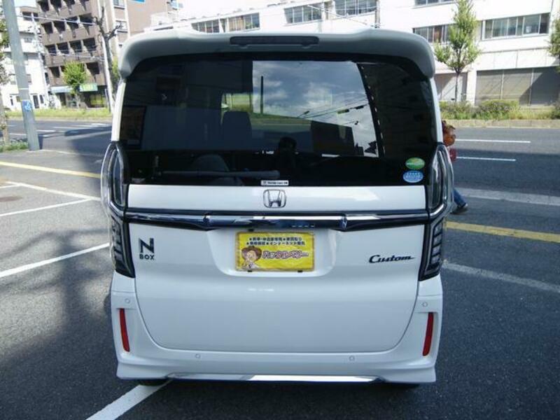 N BOX CUSTOM