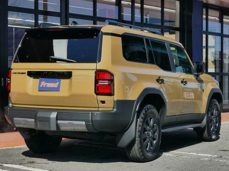 LAND CRUISER 250