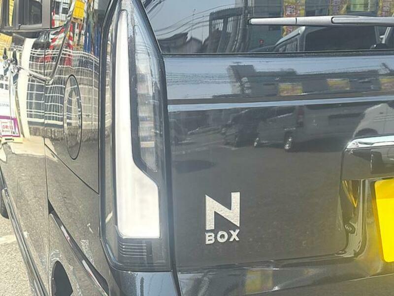 N BOX CUSTOM