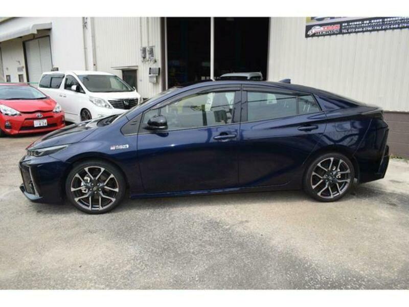PRIUS PHV