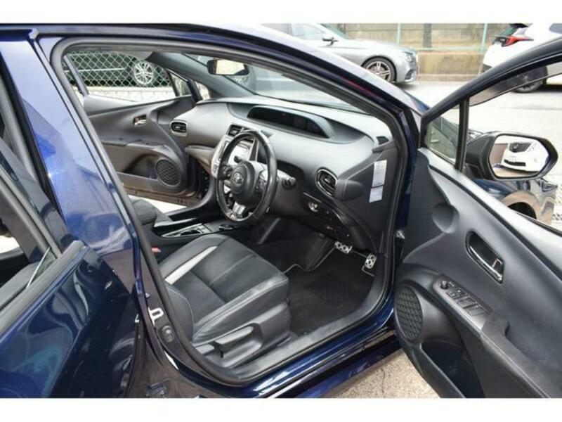 PRIUS PHV