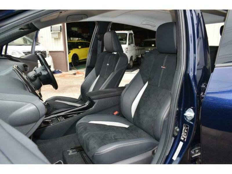 PRIUS PHV