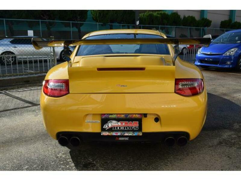 911