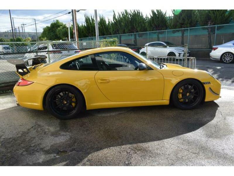 911