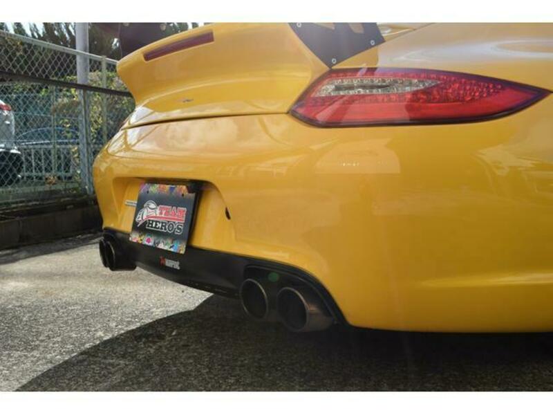911